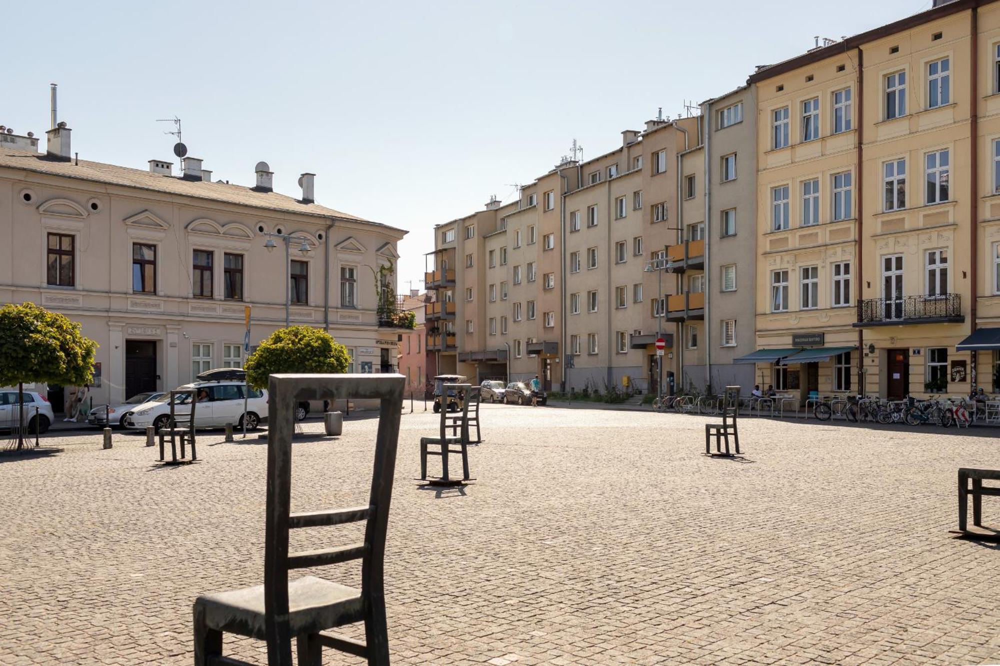 Eagle Pharmacy By Renters Cracovia