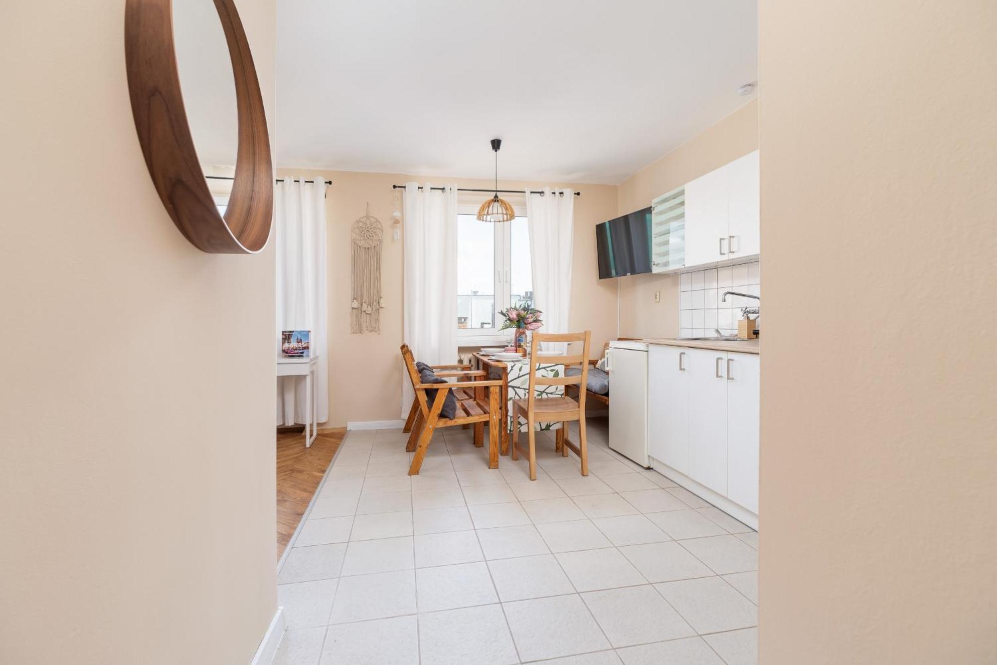 Eagle Pharmacy By Renters Apartamento